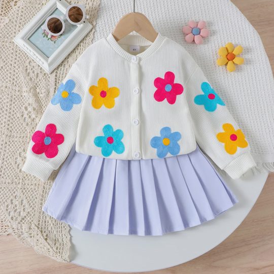 【2Y-7Y】Girls' Knitted Long-Sleeve Top With Flower Appliqué And Pleated Skirt Set