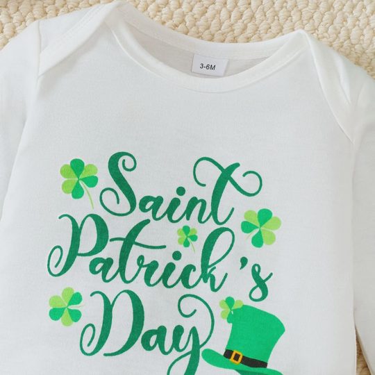 【0M-18M】Unisex St. Patrick's Day Letter Print Cute Top + All-Over Shamrock Print Pants Set
