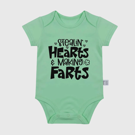 【0M-24M】Adorable Baby Bodysuit With Fun "Stealin' Hearts & Making Farts" Print