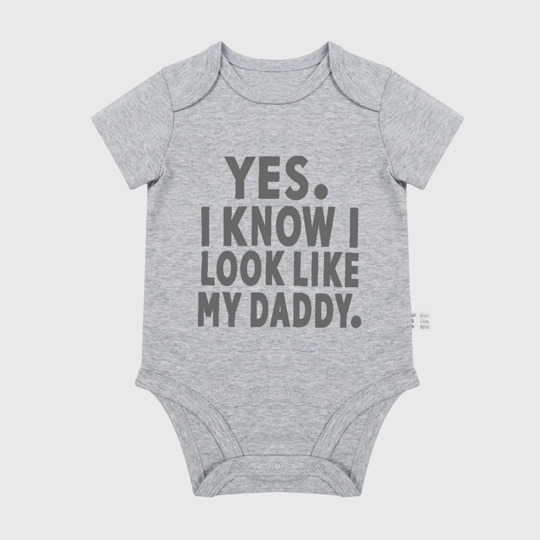 【0M-24M】Adorable Baby Bodysuit With "Yes, I Know I Look Like My Daddy" Print