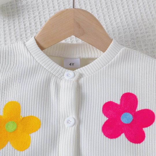 【2Y-7Y】Girls' Knitted Long-Sleeve Top With Flower Appliqué And Pleated Skirt Set